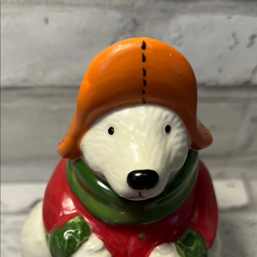Yankee Candle Festive polar  Bear with Red Candle red berry & cedar votive xmas